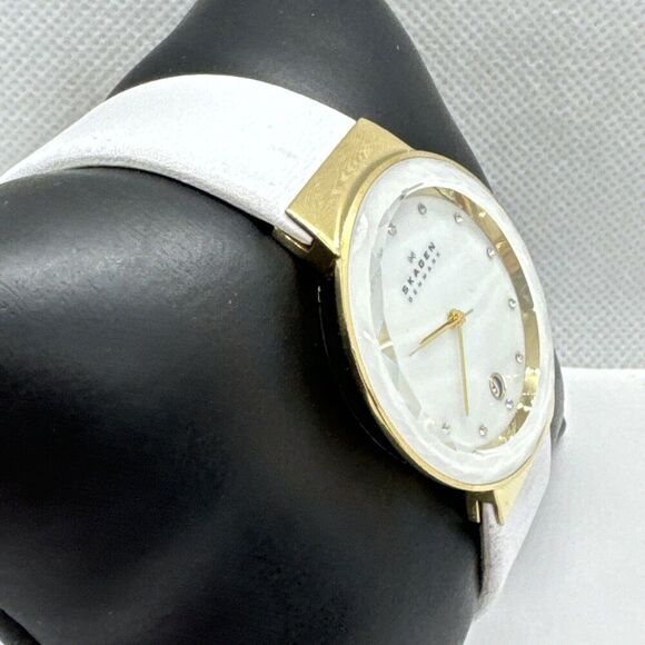 Skagen SKW2033 Women\'s White Leather Analog Mother of Pearl Dial Watch JNA577 main image 7